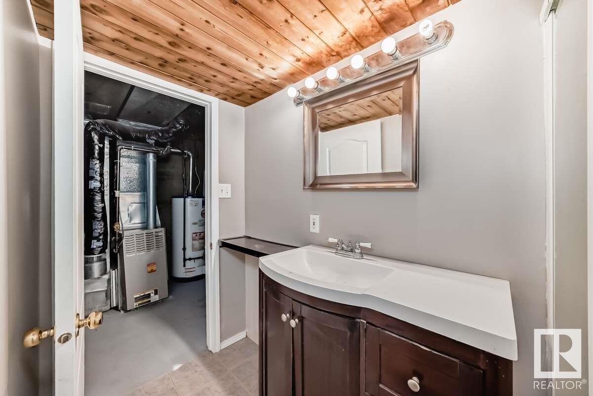 Photo 30 of 1259 Hooke Rd Nw, Edmonton AB
