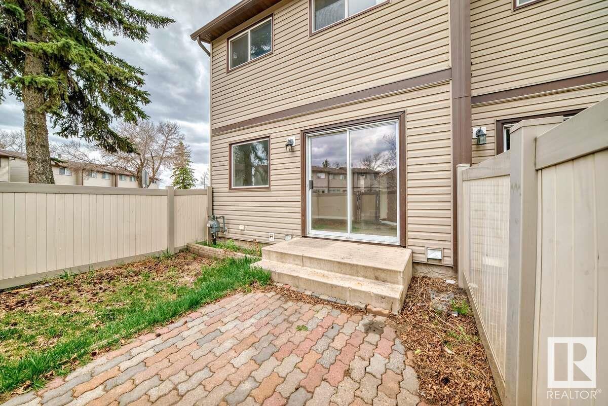 Photo 12 of 1259 Hooke Rd Nw, Edmonton AB