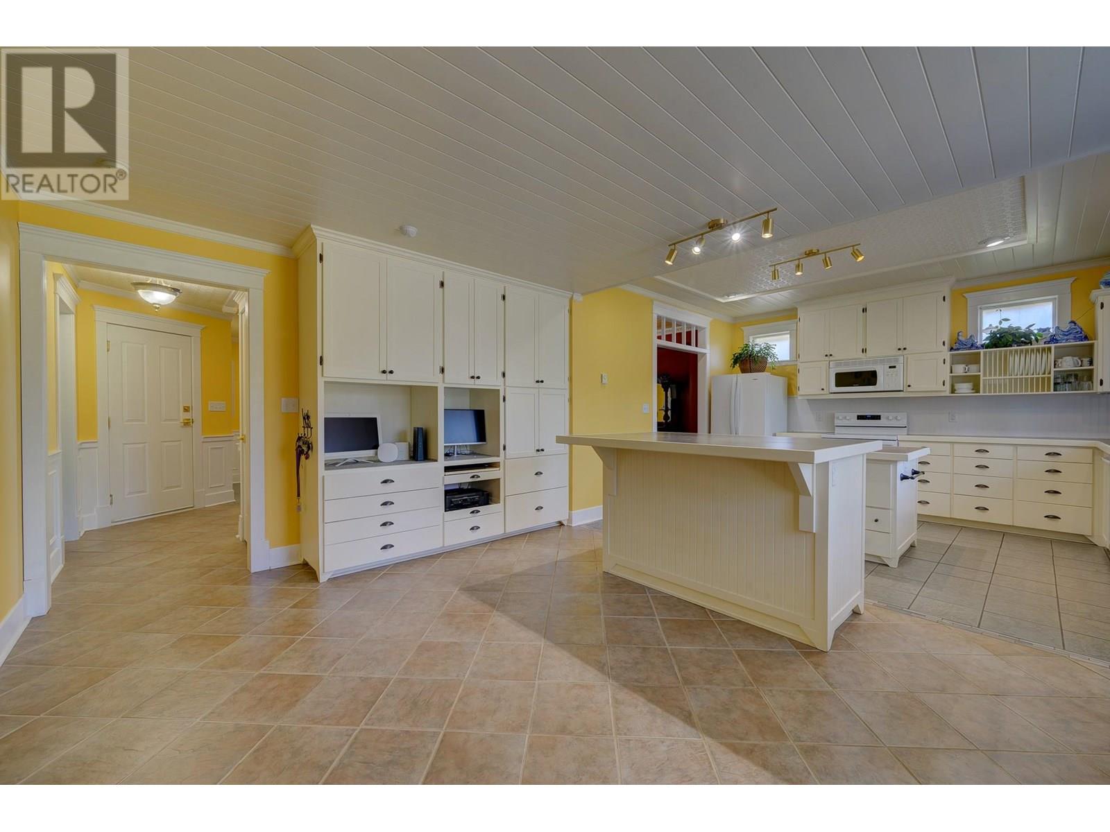 4761 BIRCH Lane, Barriere