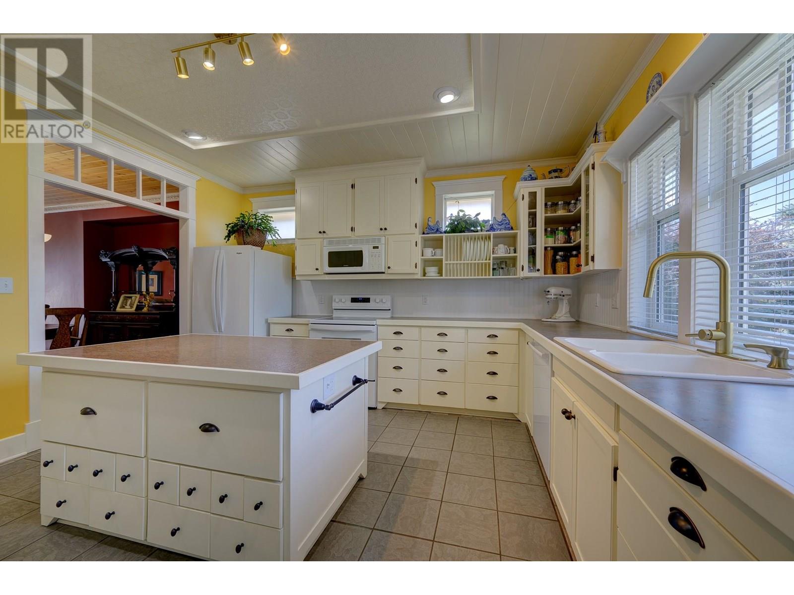 4761 BIRCH Lane, Barriere