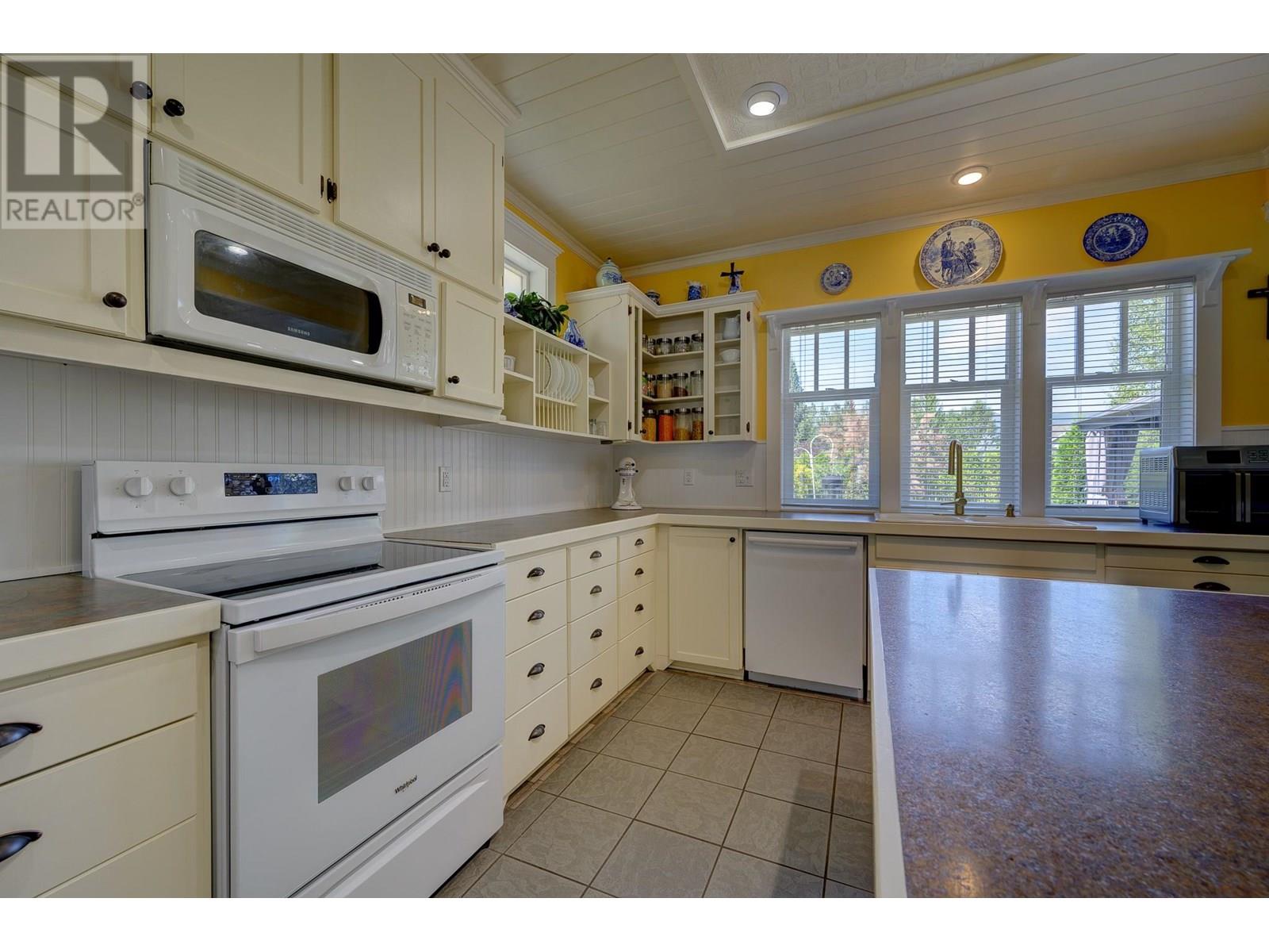4761 BIRCH Lane, Barriere