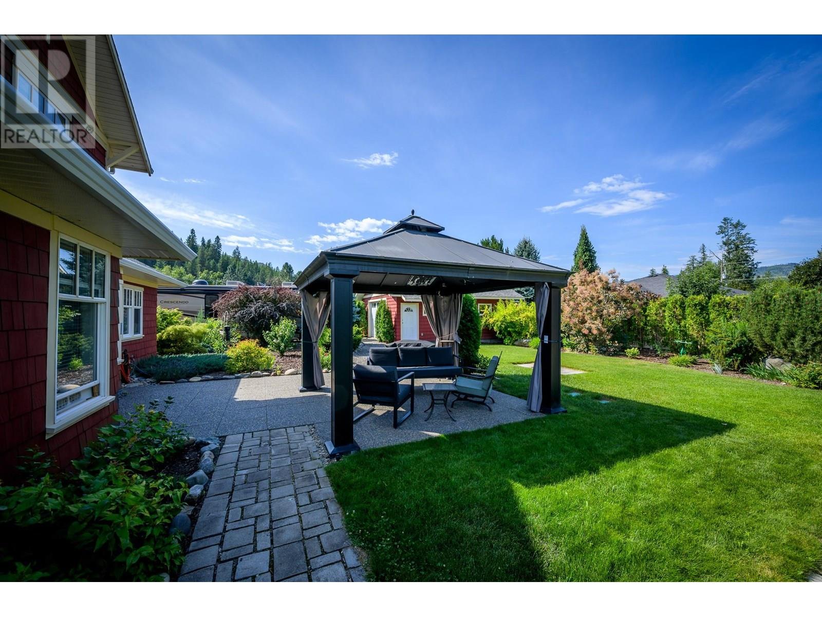 4761 BIRCH Lane, Barriere
