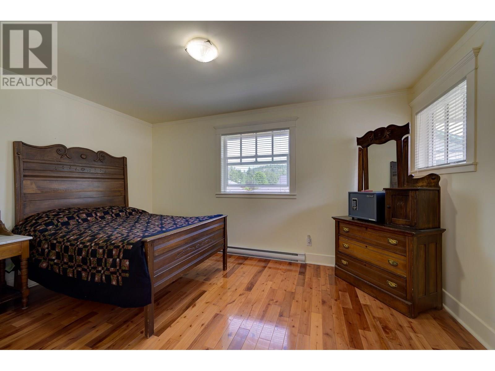 4761 BIRCH Lane, Barriere