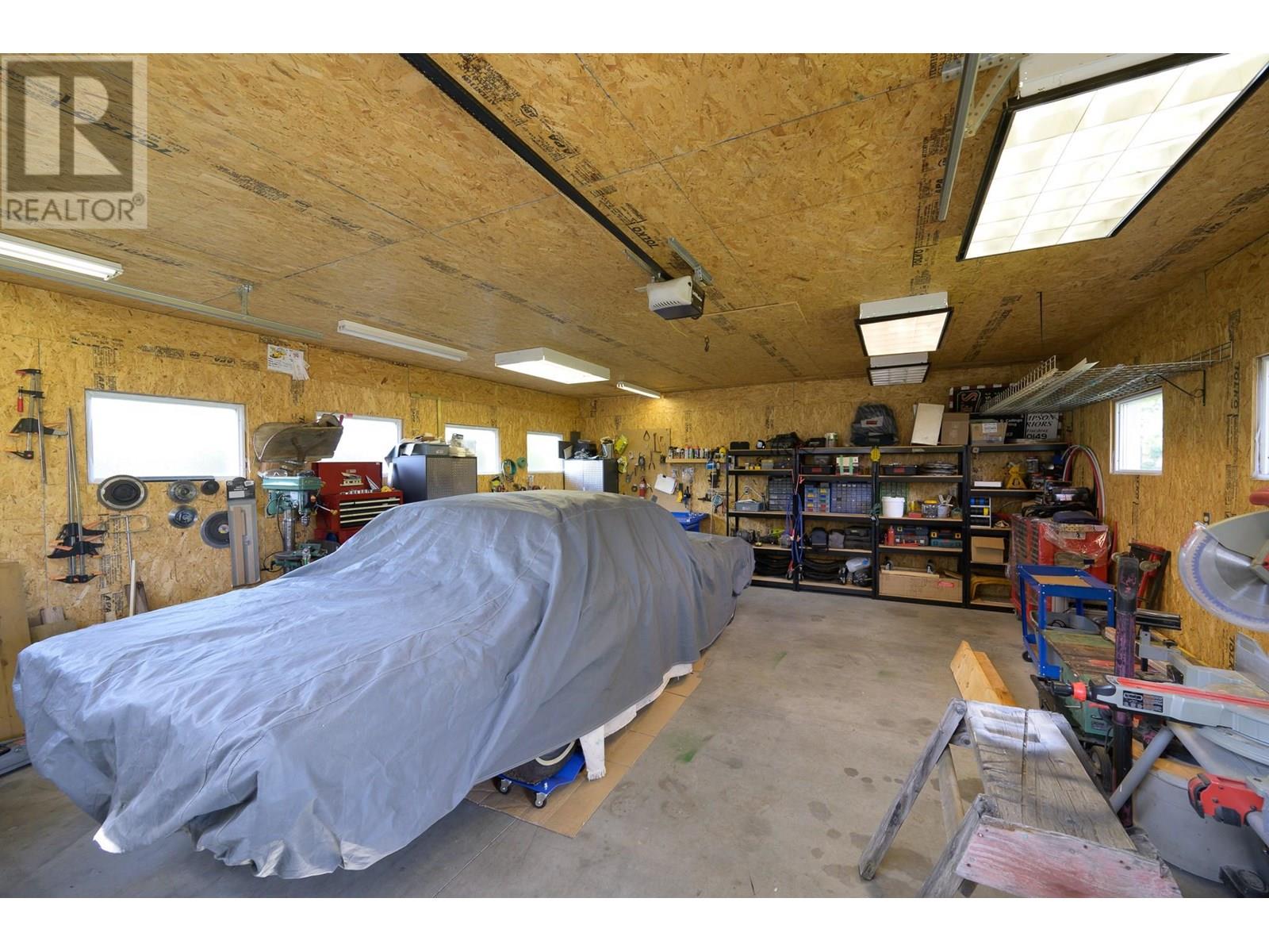 4761 BIRCH Lane, Barriere