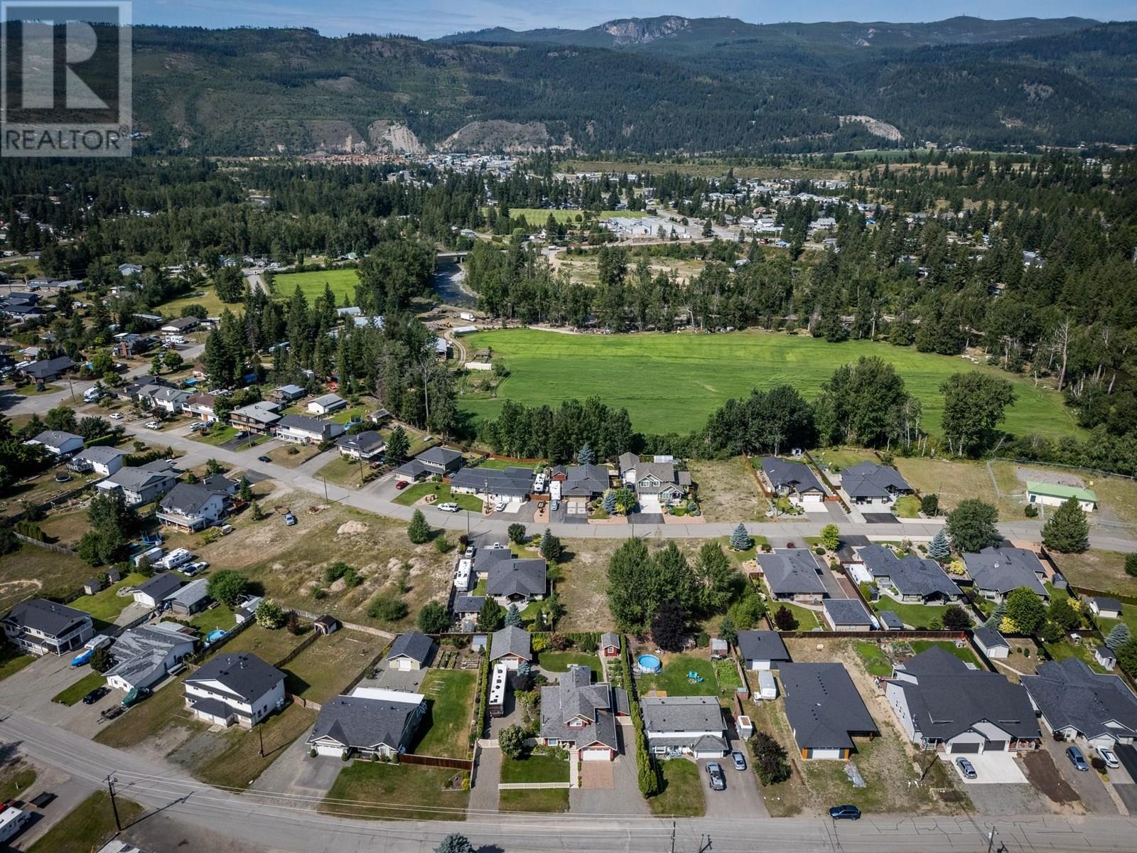 4761 BIRCH Lane, Barriere