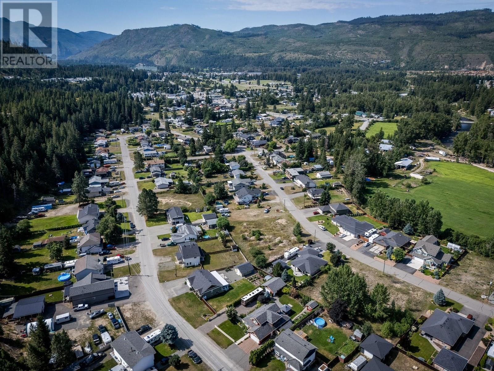4761 BIRCH Lane, Barriere