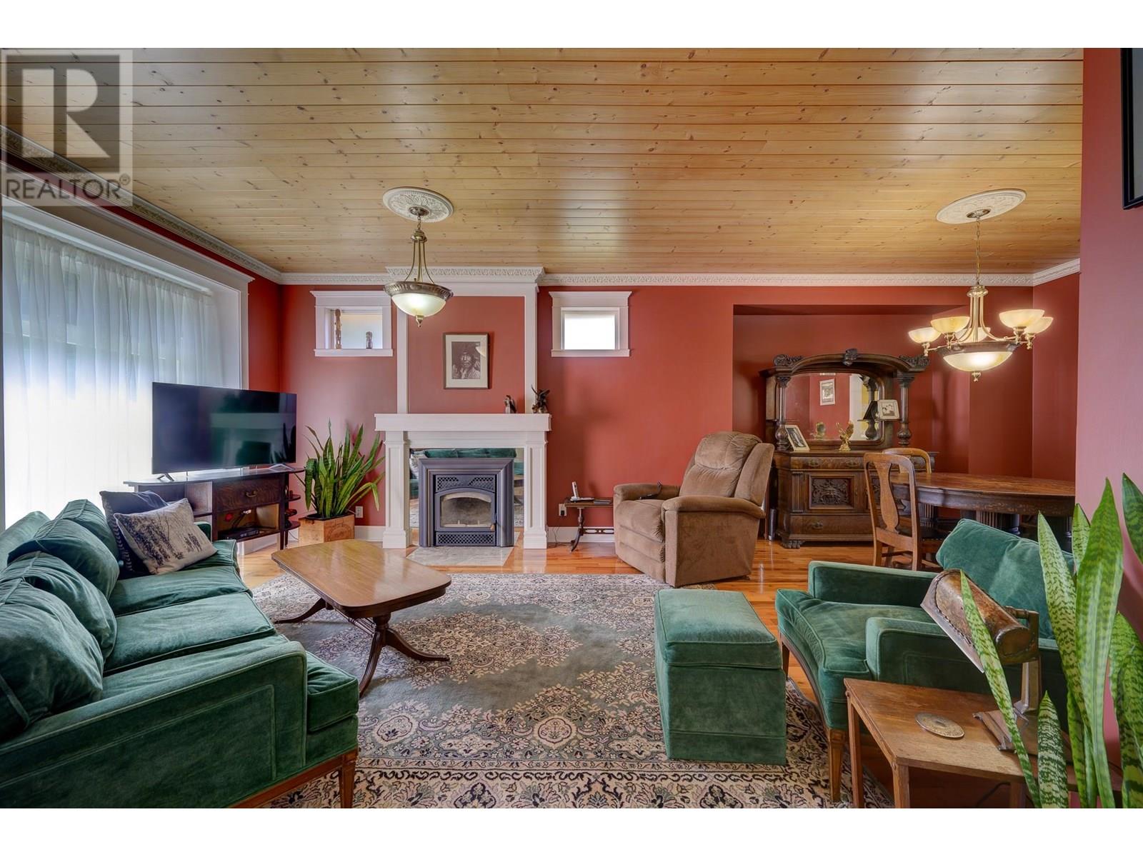 4761 BIRCH Lane, Barriere