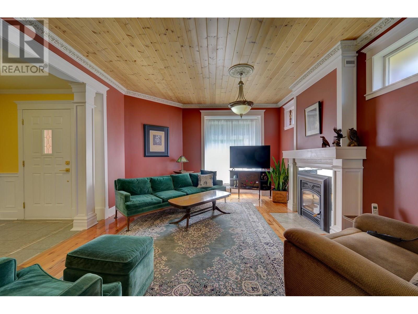 4761 BIRCH Lane, Barriere