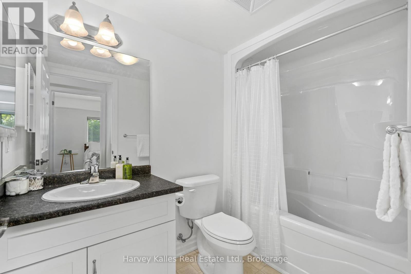 Photo 10 of 205 26 Dairy Lane, Huntsville ON