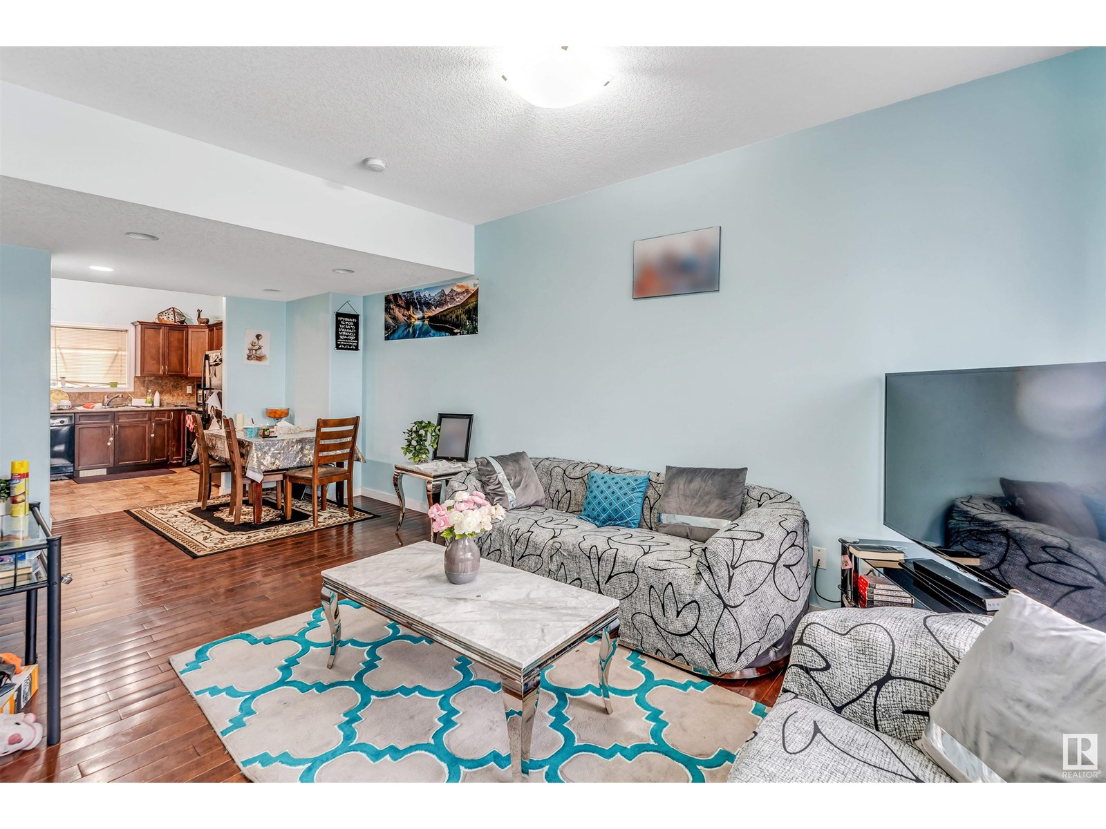Photo 8 of 5108 146 Av Nw, Edmonton AB