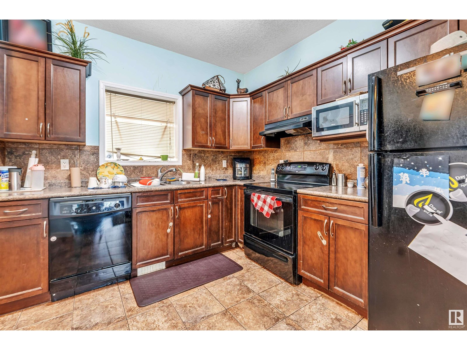 Photo 15 of 5108 146 Av Nw, Edmonton AB