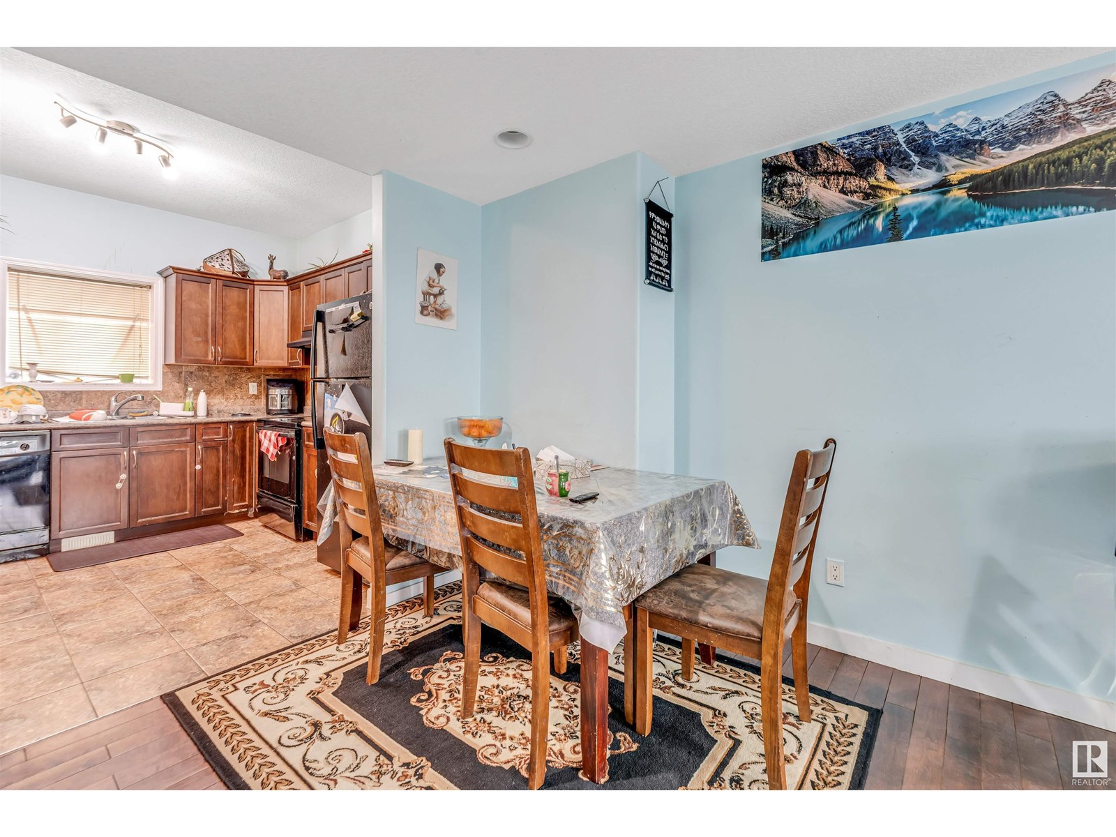Photo 12 of 5108 146 Av Nw, Edmonton AB