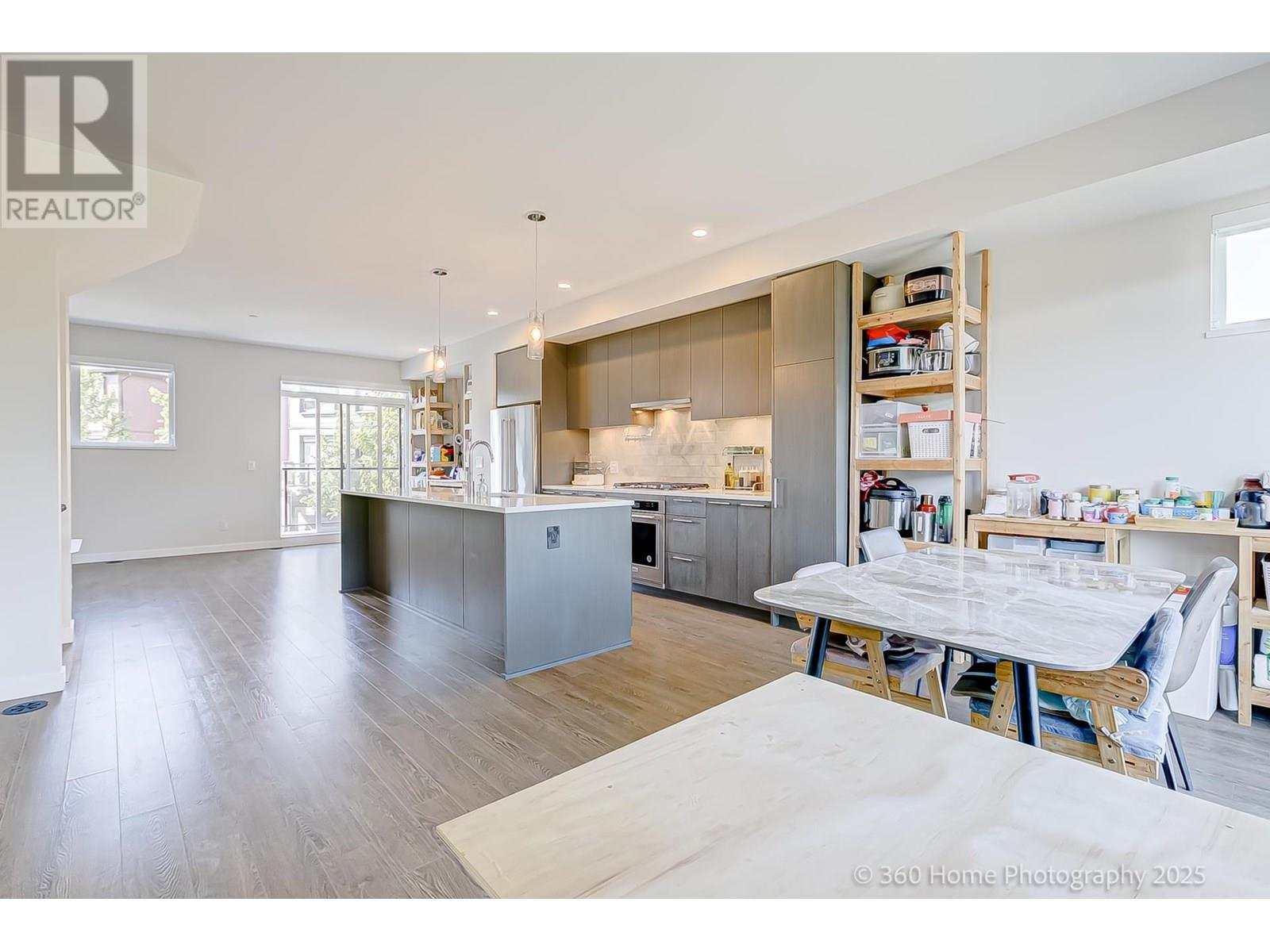 Photo 10 of 223 4738 Hemlock Way, Tsawwassen BC