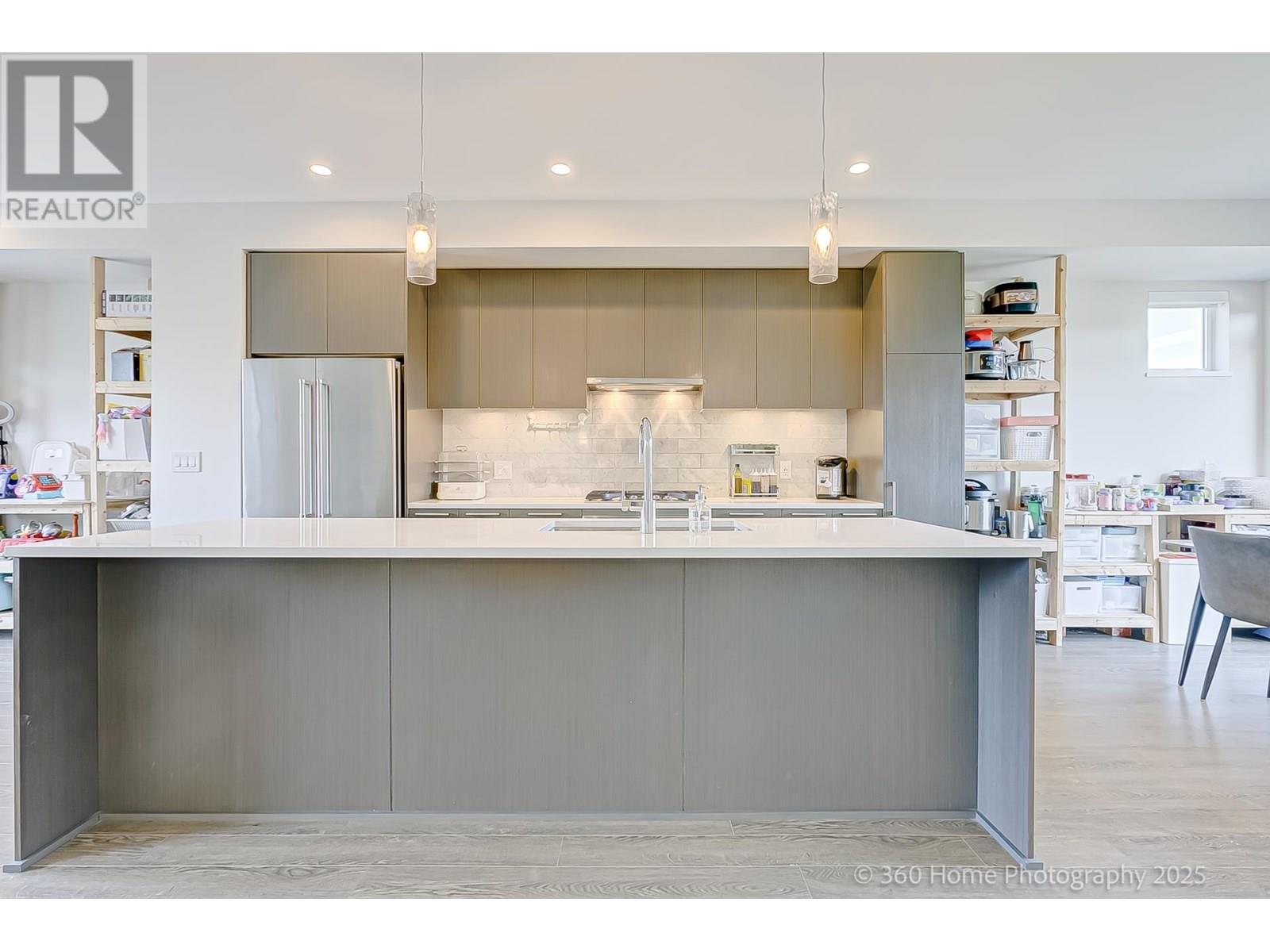 Photo 5 of 223 4738 Hemlock Way, Tsawwassen BC