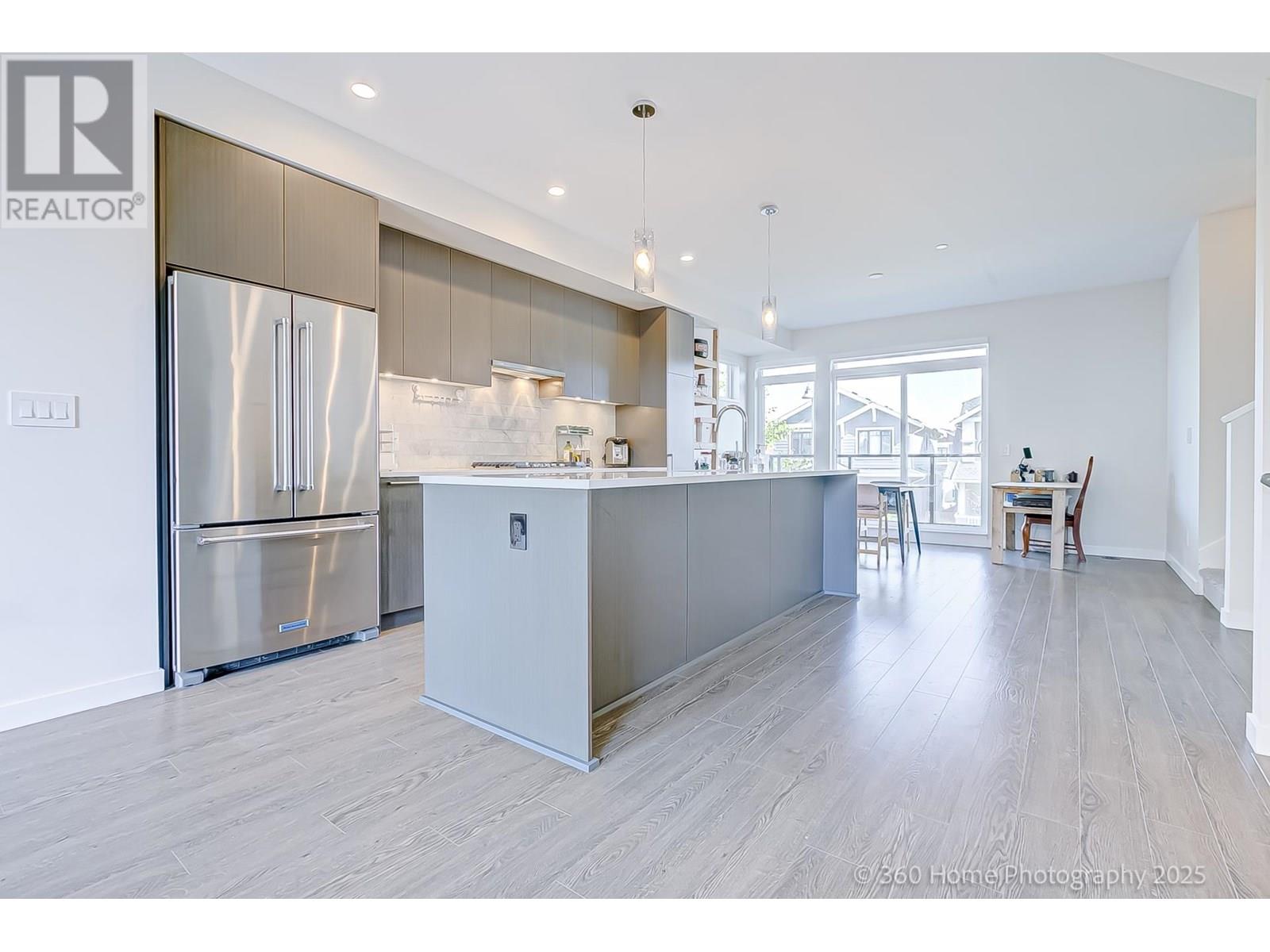 Photo 6 of 223 4738 Hemlock Way, Tsawwassen BC