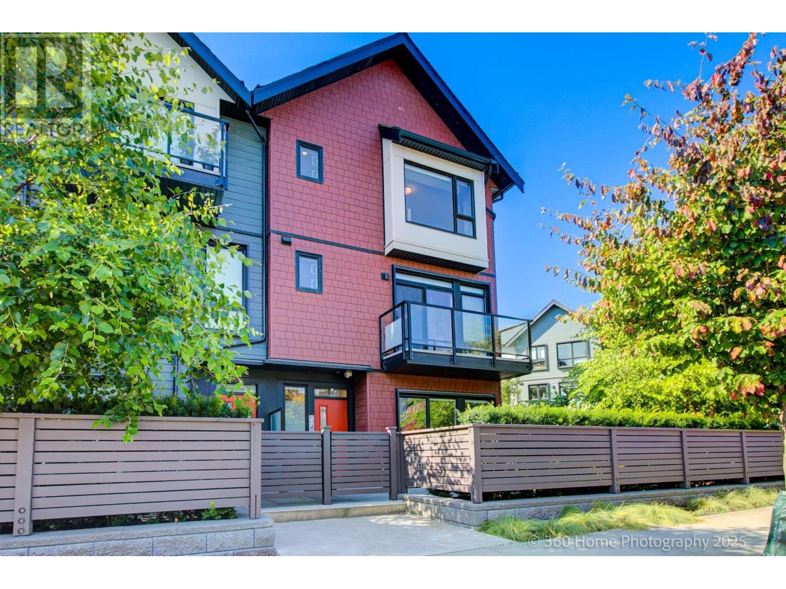 Photo 2 of 223 4738 Hemlock Way, Tsawwassen BC