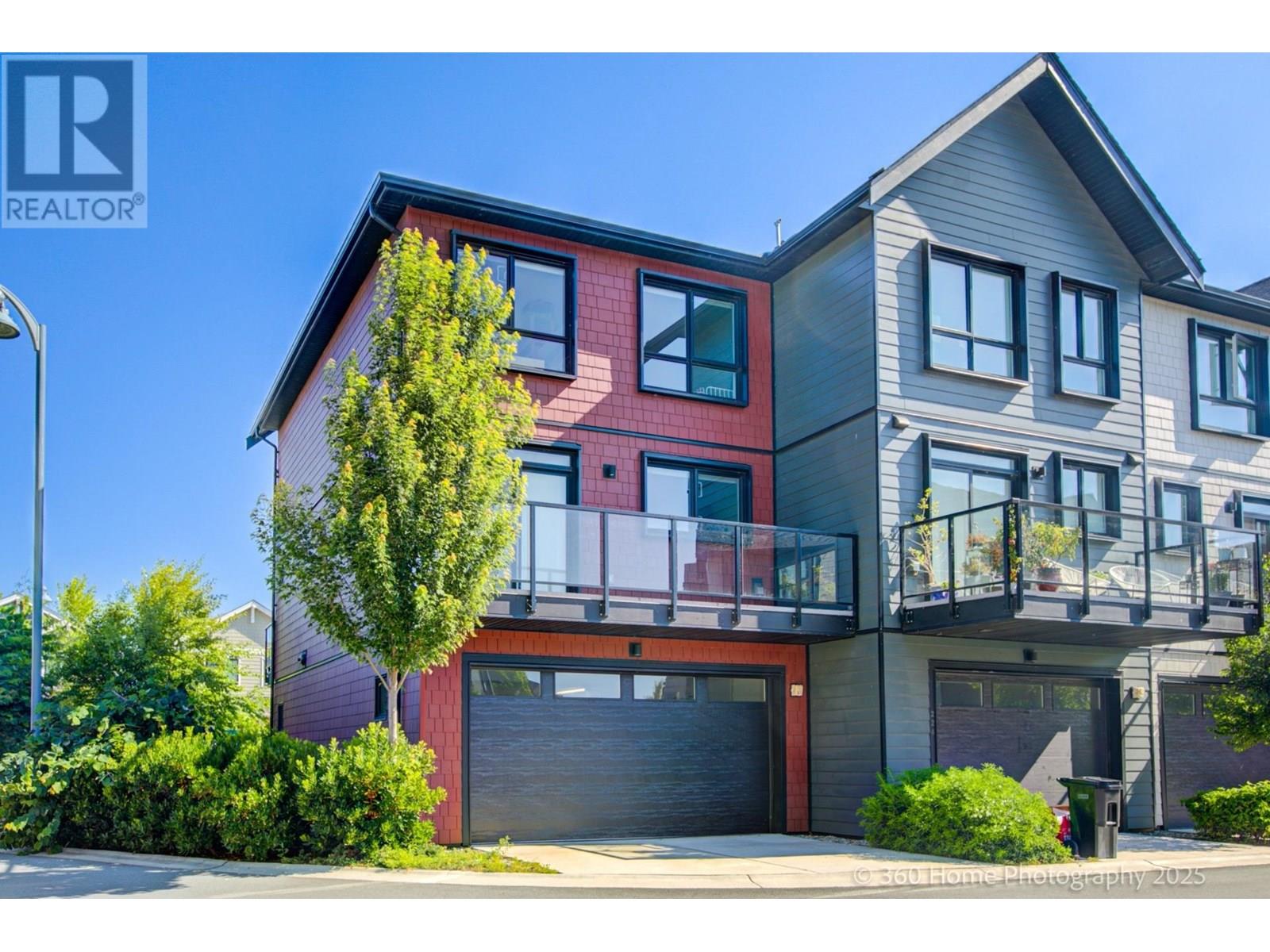 Photo 1 of 223 4738 Hemlock Way, Tsawwassen BC