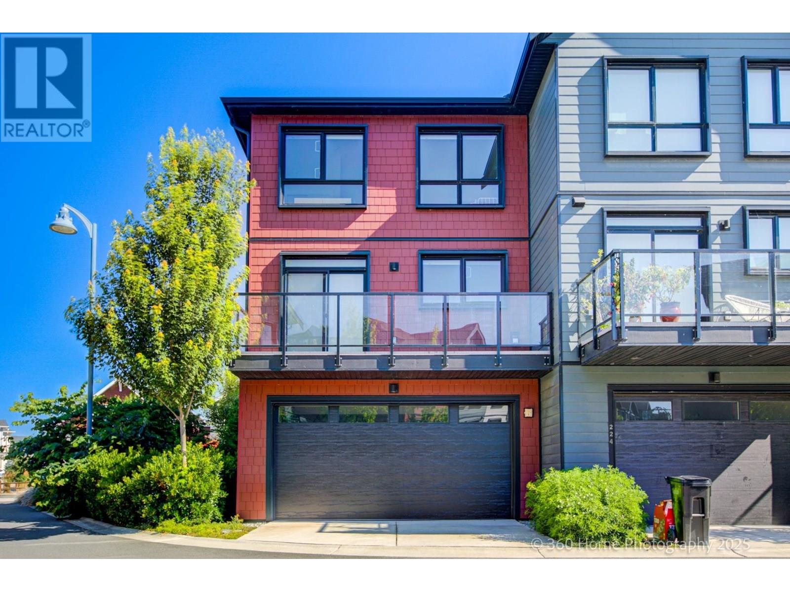 Photo 3 of 223 4738 Hemlock Way, Tsawwassen BC