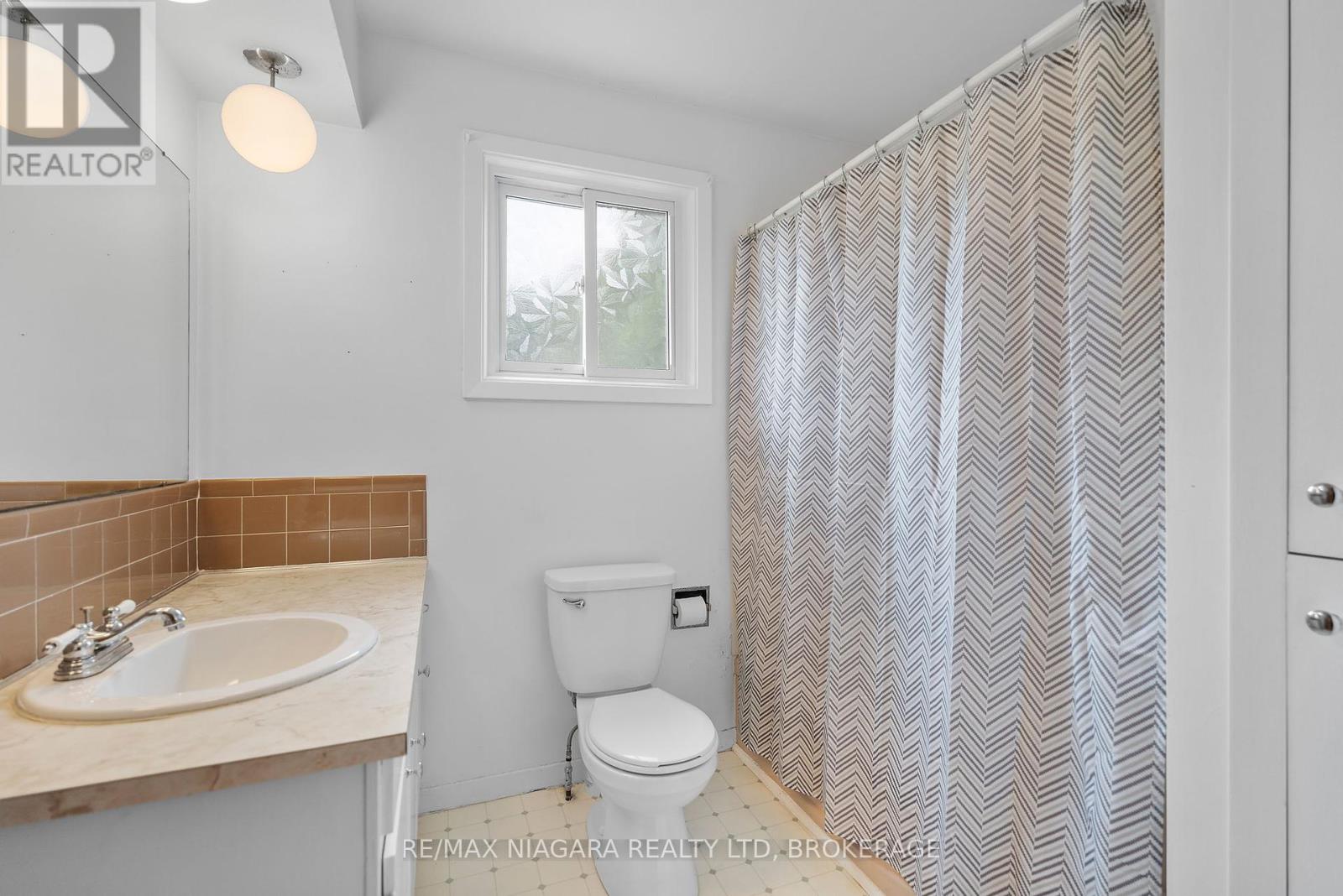 Photo 18 of 3759 Highland Drive, Fort Erie ON