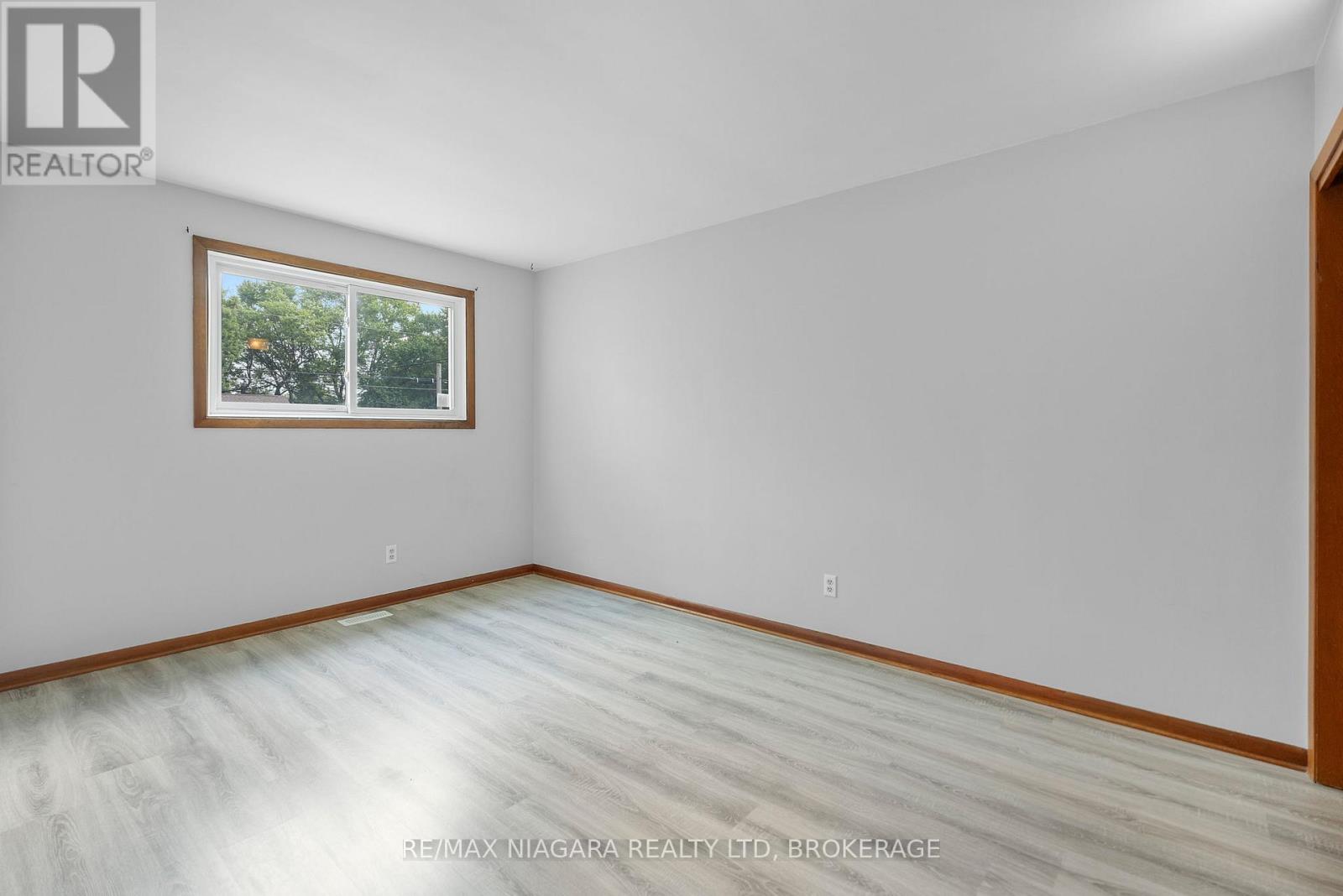 Photo 20 of 3759 Highland Drive, Fort Erie ON