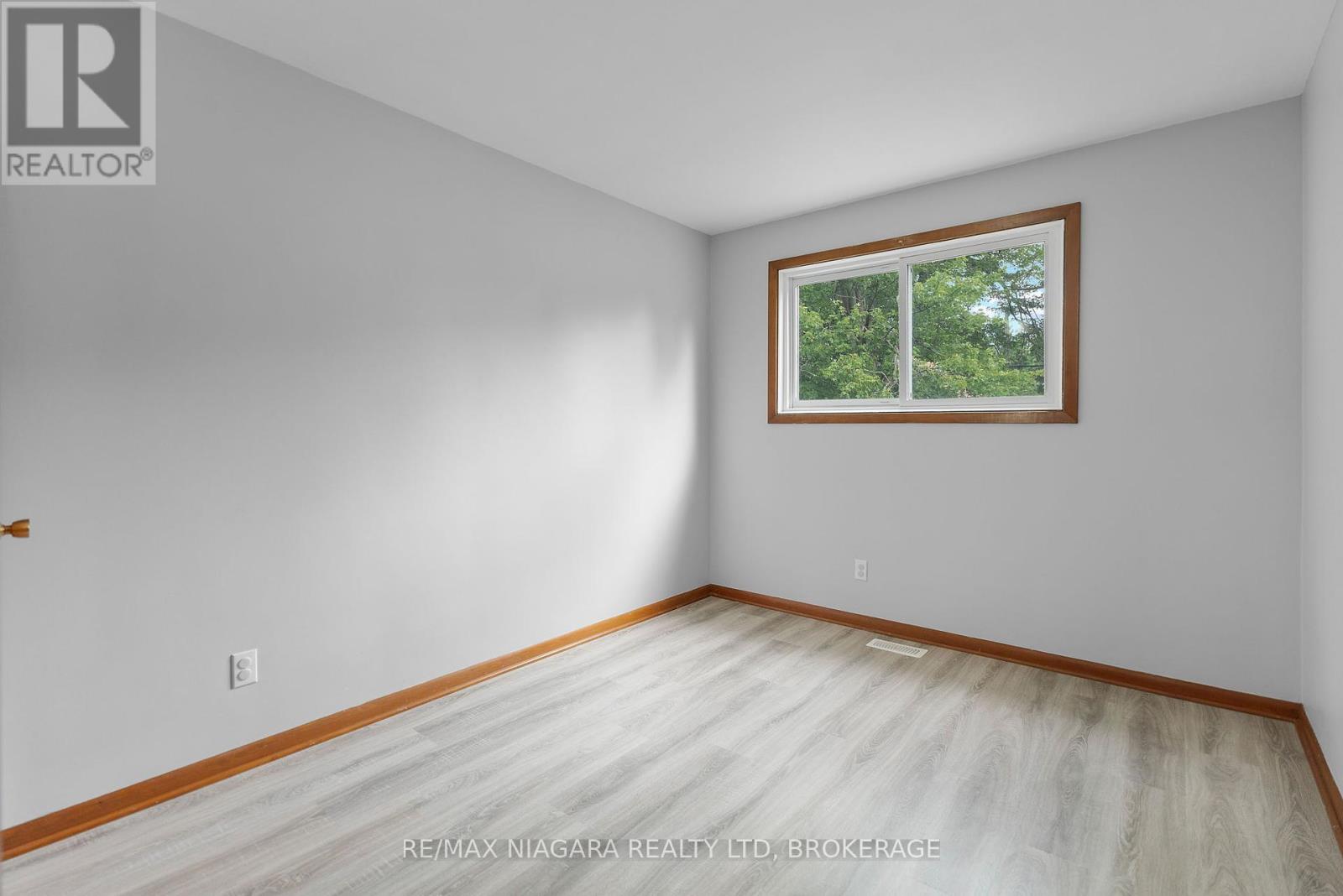 Photo 1 of 3759 Highland Drive, Fort Erie ON