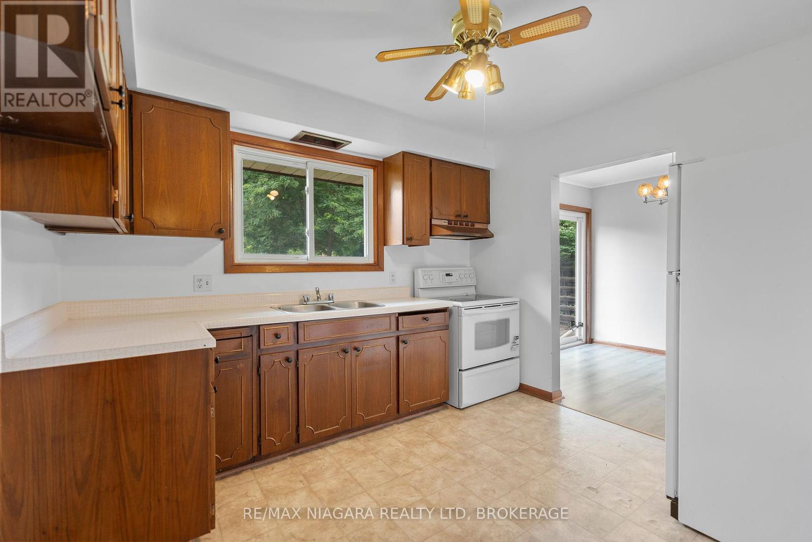 Photo 9 of 3759 Highland Drive, Fort Erie ON