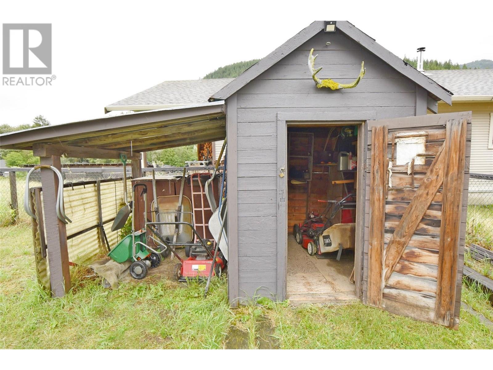 5741 Scott Road, Falkland