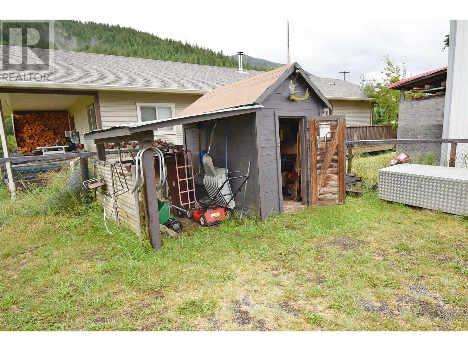 5741 Scott Road, Falkland
