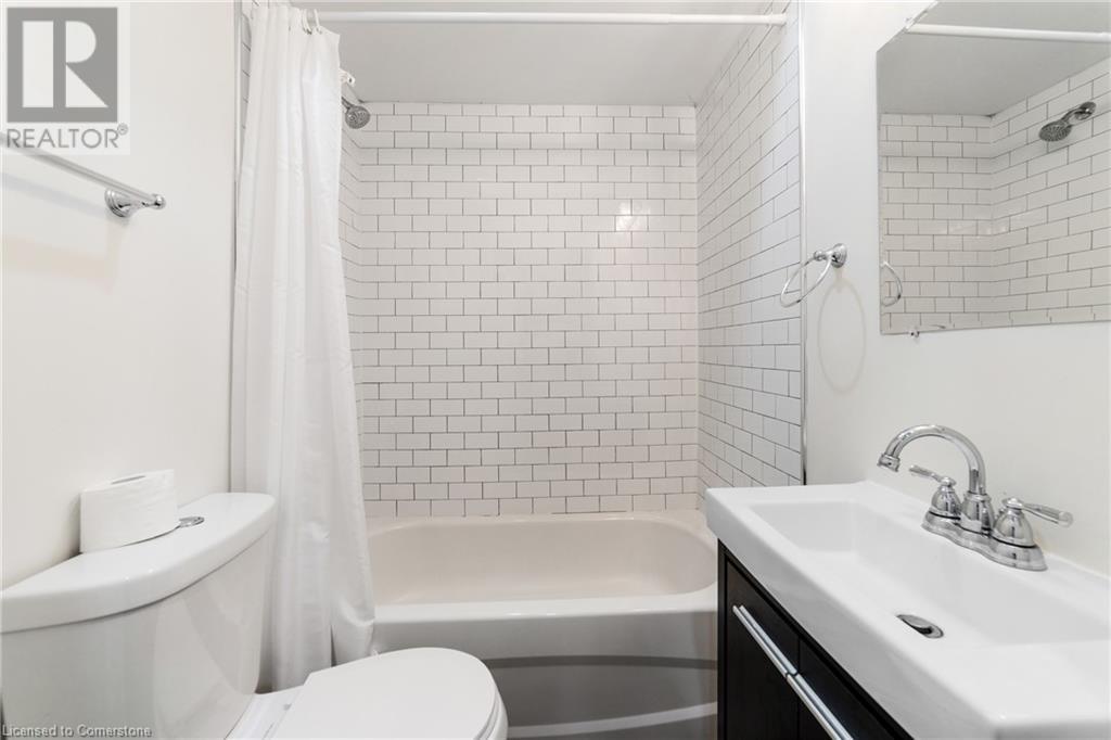 Photo 11 of 27 Melrose Avenue S, Hamilton ON