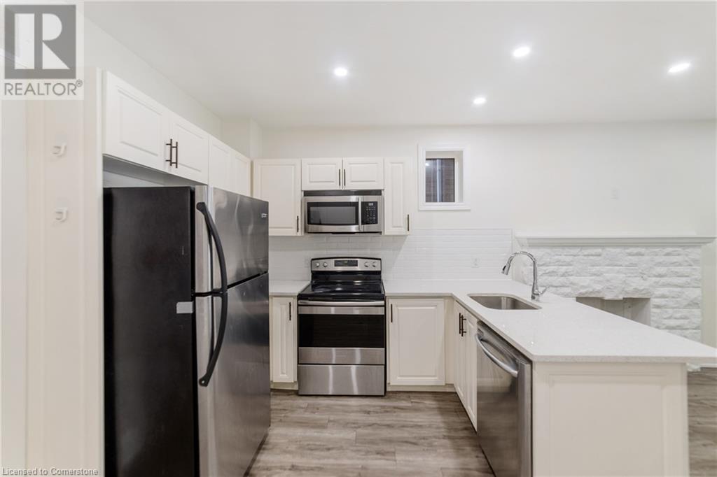 Photo 6 of 27 Melrose Avenue S, Hamilton ON