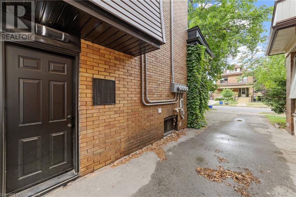 Photo 19 of 27 Melrose Avenue S, Hamilton ON