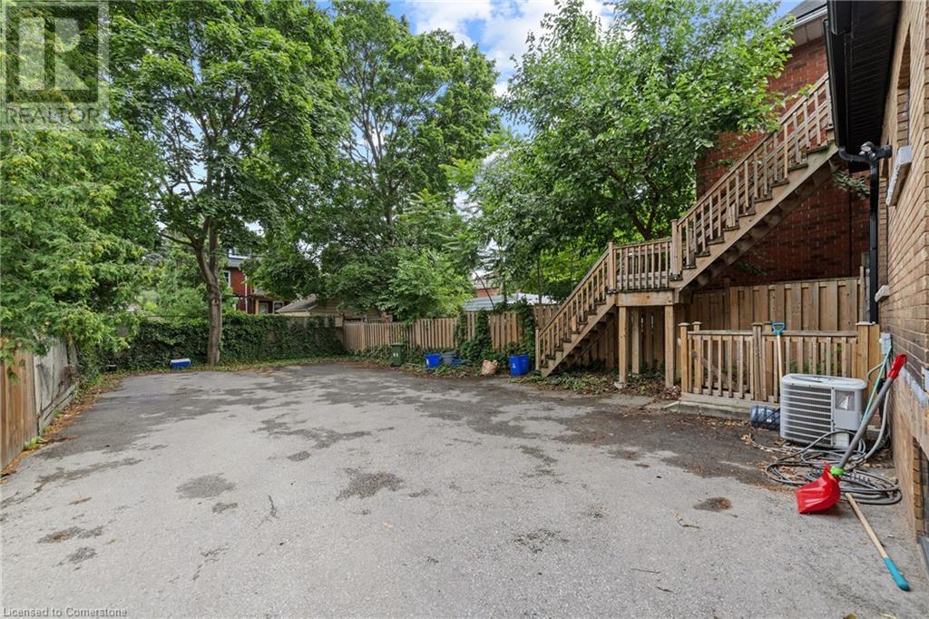 Photo 20 of 27 Melrose Avenue S, Hamilton ON