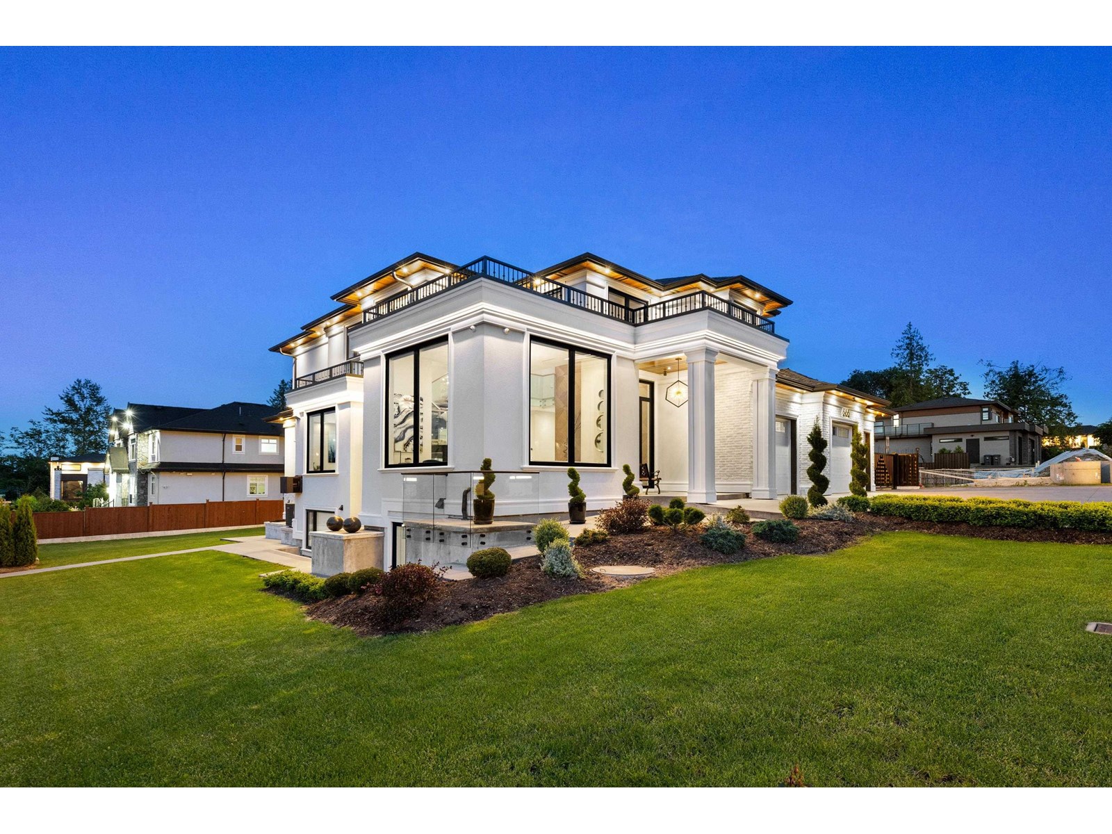 Photo 4 of 6166 152 A Street, Surrey BC