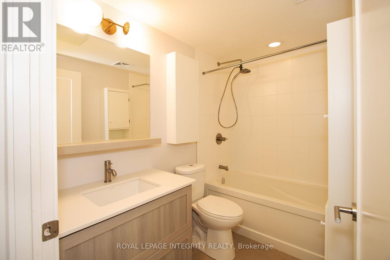 Photo 11 of 318 411 Mackay Street, Ottawa ON