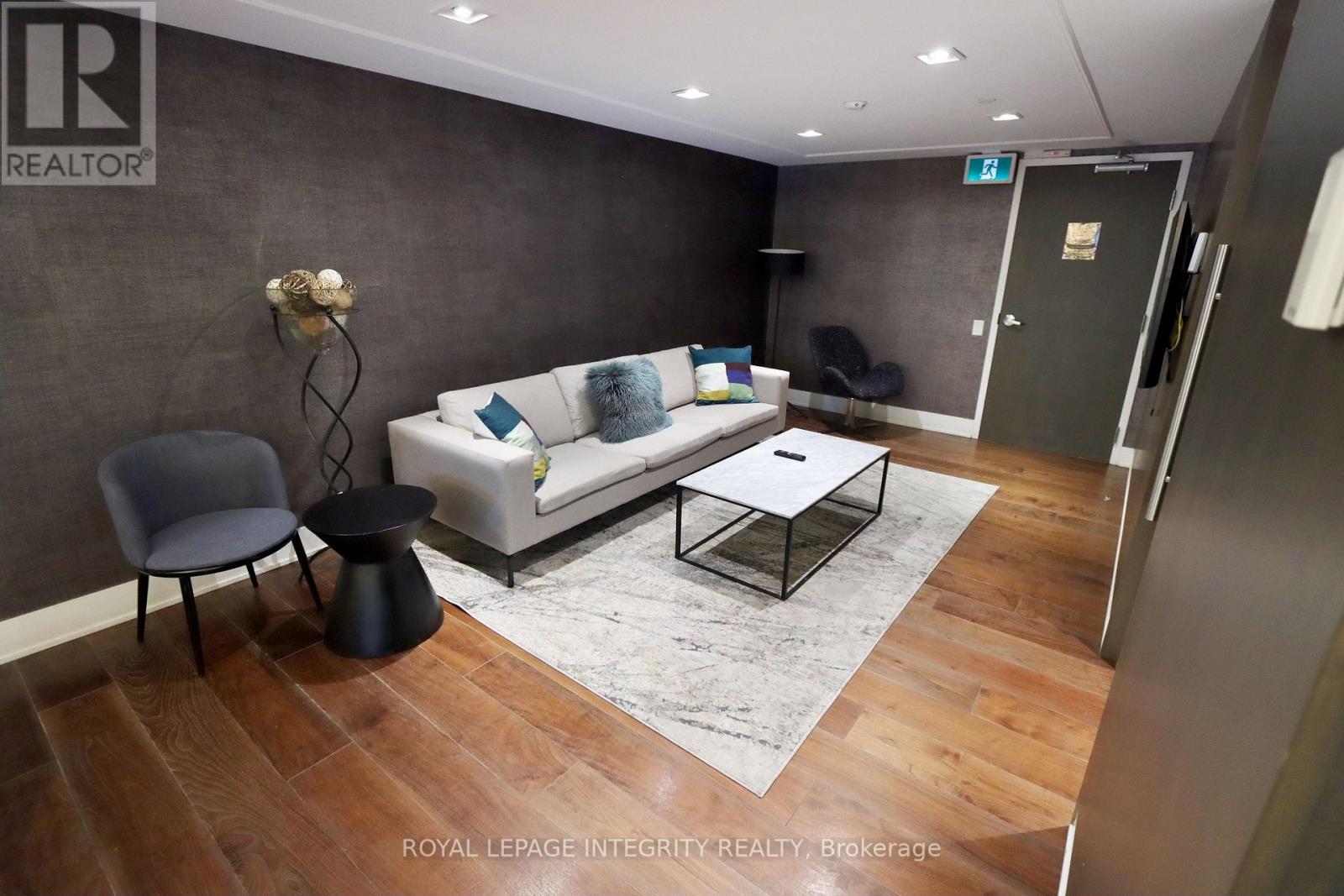 Photo 3 of 318 411 Mackay Street, Ottawa ON