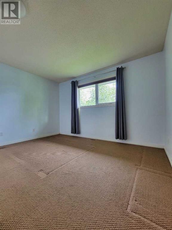 Single Family House Bungalow for Sale in  Dovercliffe Way SE Dover Calgary 