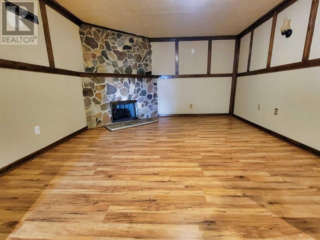 Single Family House Bungalow for Sale in  Dovercliffe Way SE Dover Calgary 