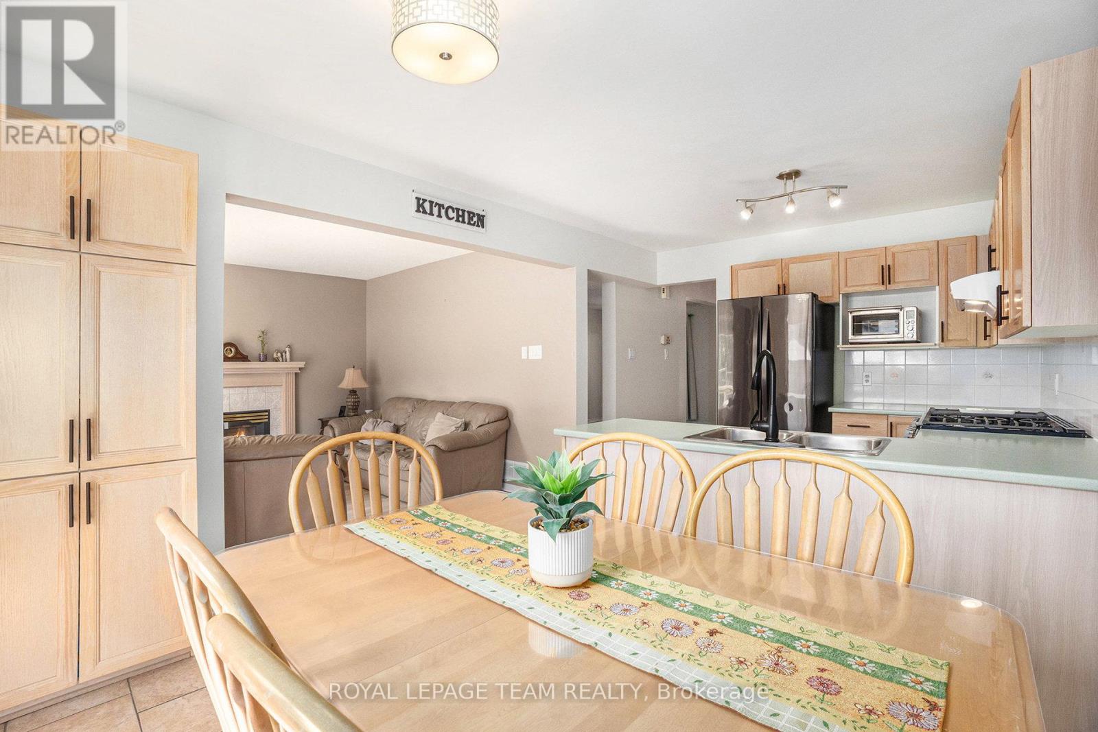 Photo 27 of 36 Nakota Way, Ottawa ON