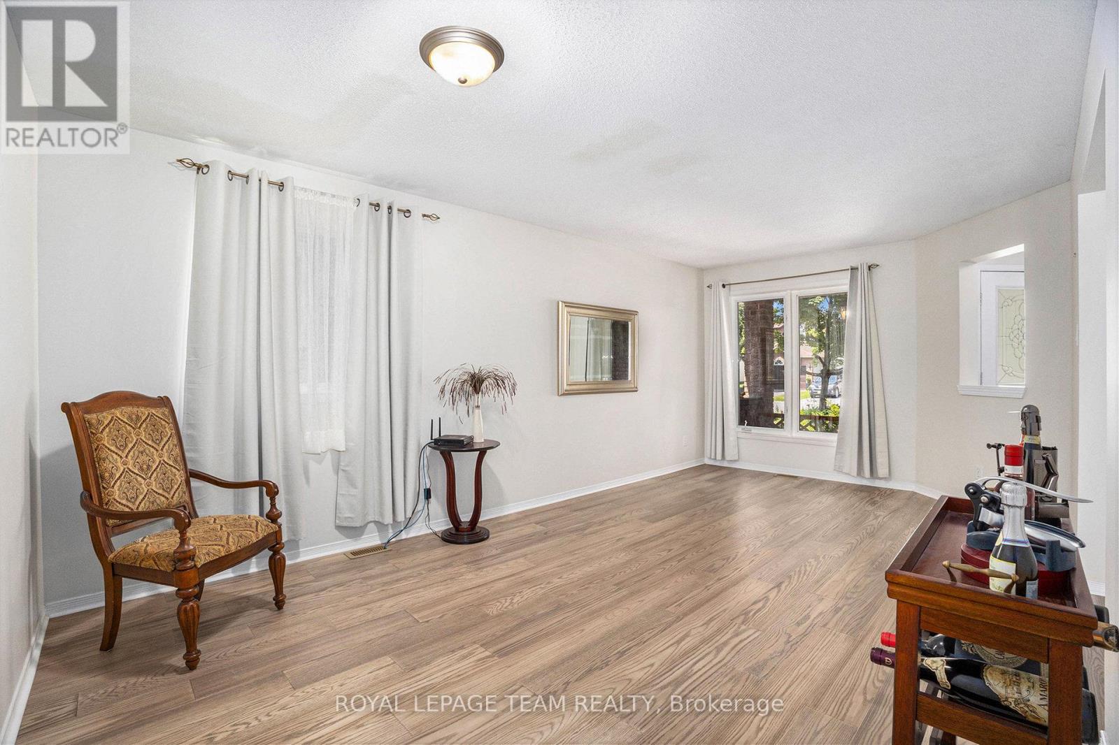 Photo 13 of 36 Nakota Way, Ottawa ON
