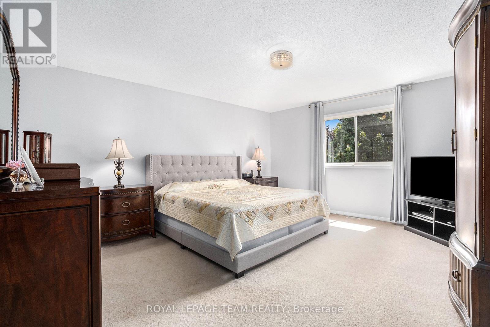 Photo 28 of 36 Nakota Way, Ottawa ON