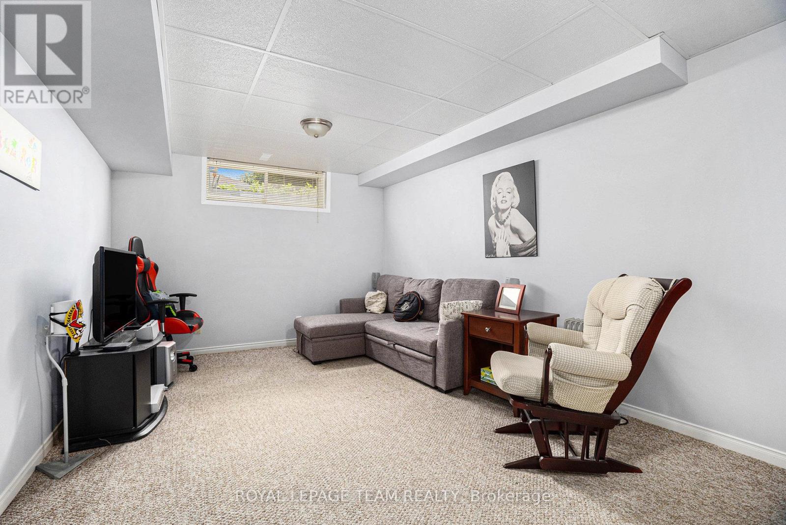 Photo 1 of 36 Nakota Way, Ottawa ON