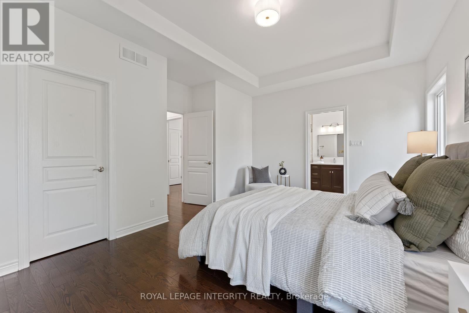 Photo 14 of 449 Landswood Way, Ottawa ON