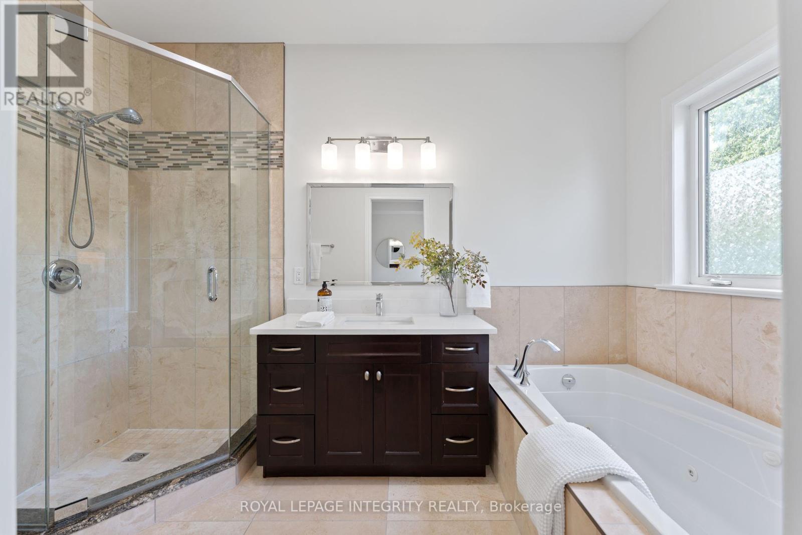 Photo 15 of 449 Landswood Way, Ottawa ON