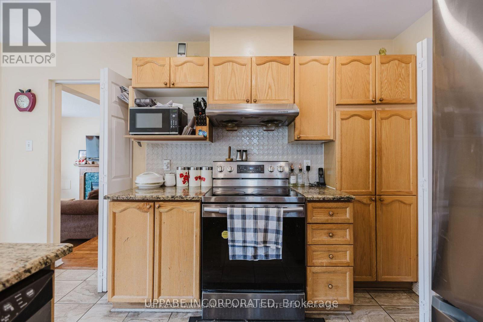 Photo 31 of 28 Armagh Way, Ottawa ON