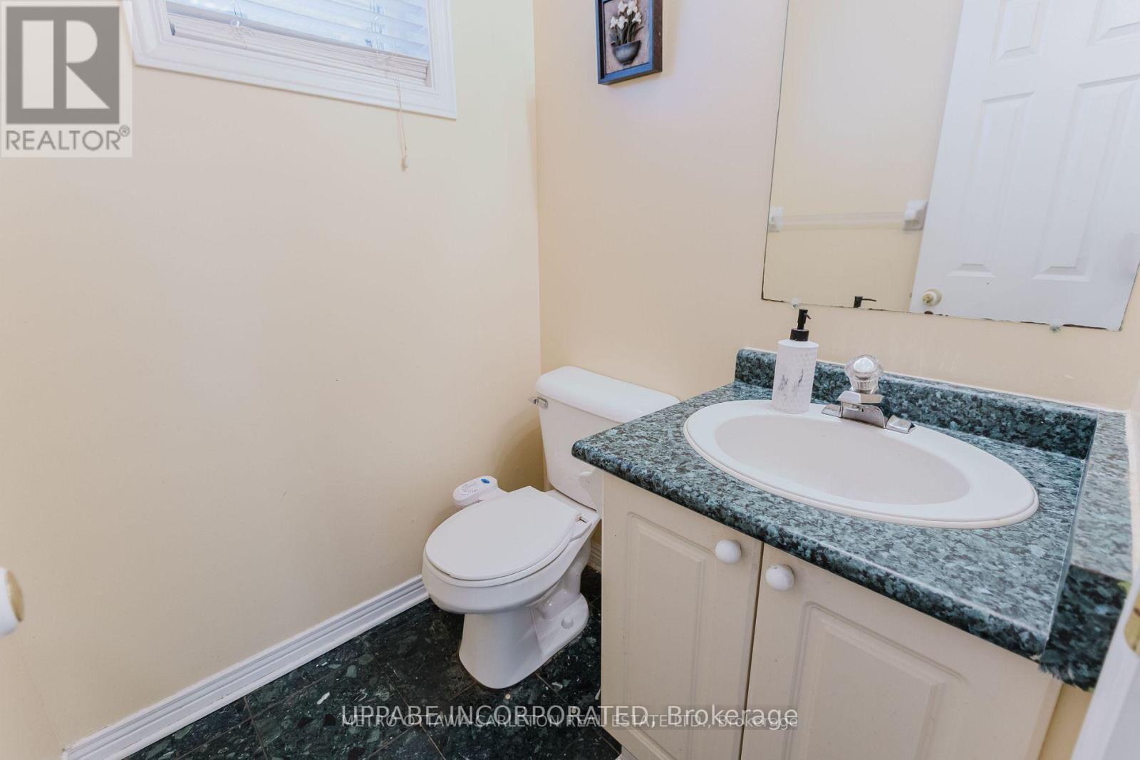 Photo 27 of 28 Armagh Way, Ottawa ON