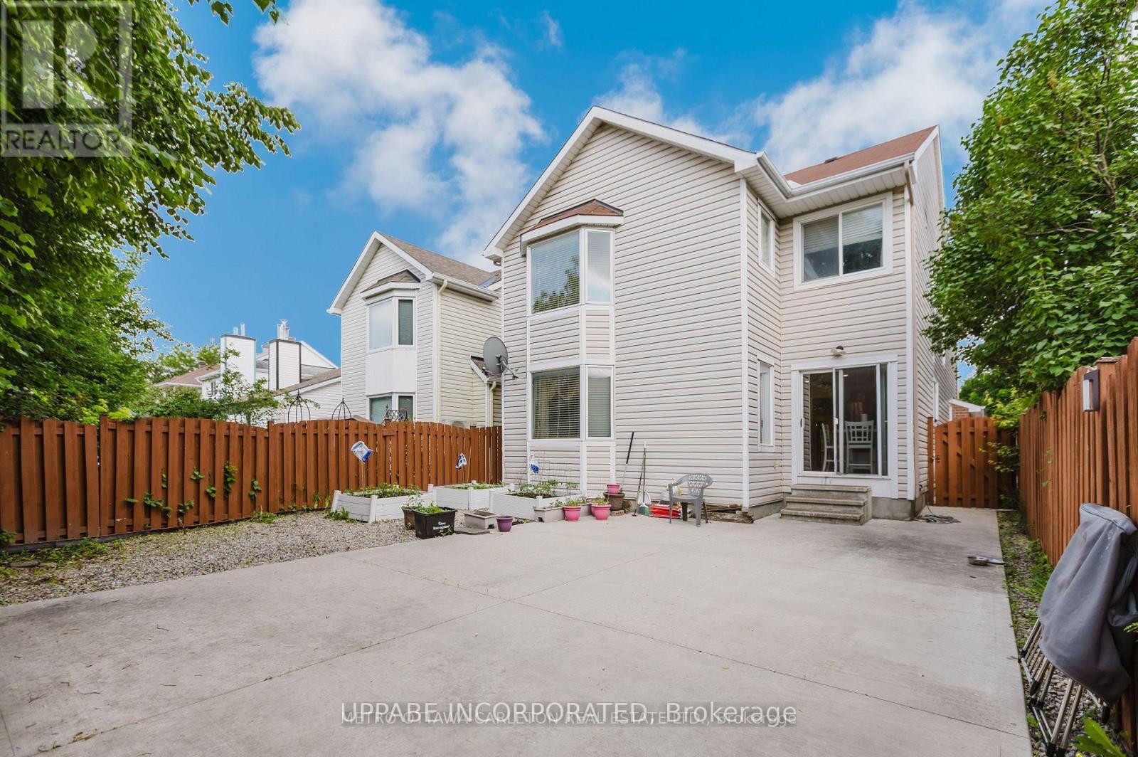 Photo 35 of 28 Armagh Way, Ottawa ON