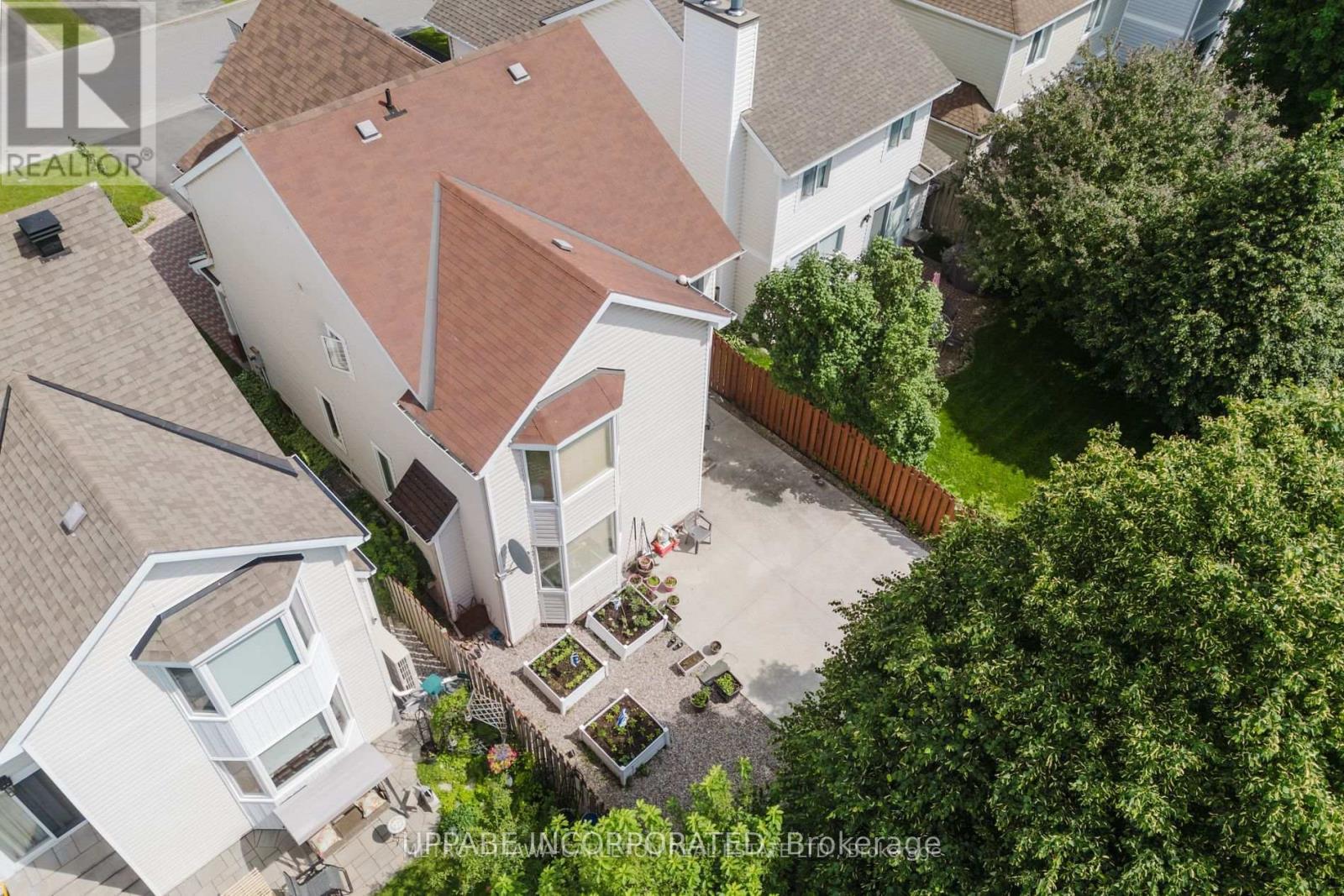 Photo 37 of 28 Armagh Way, Ottawa ON