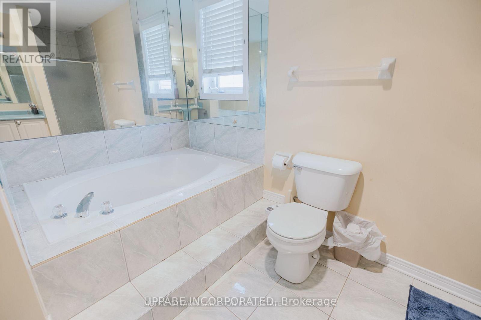 Photo 11 of 28 Armagh Way, Ottawa ON