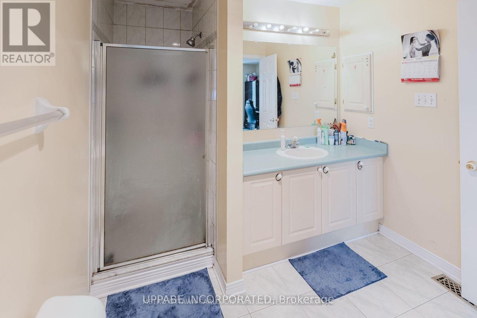 Photo 18 of 28 Armagh Way, Ottawa ON