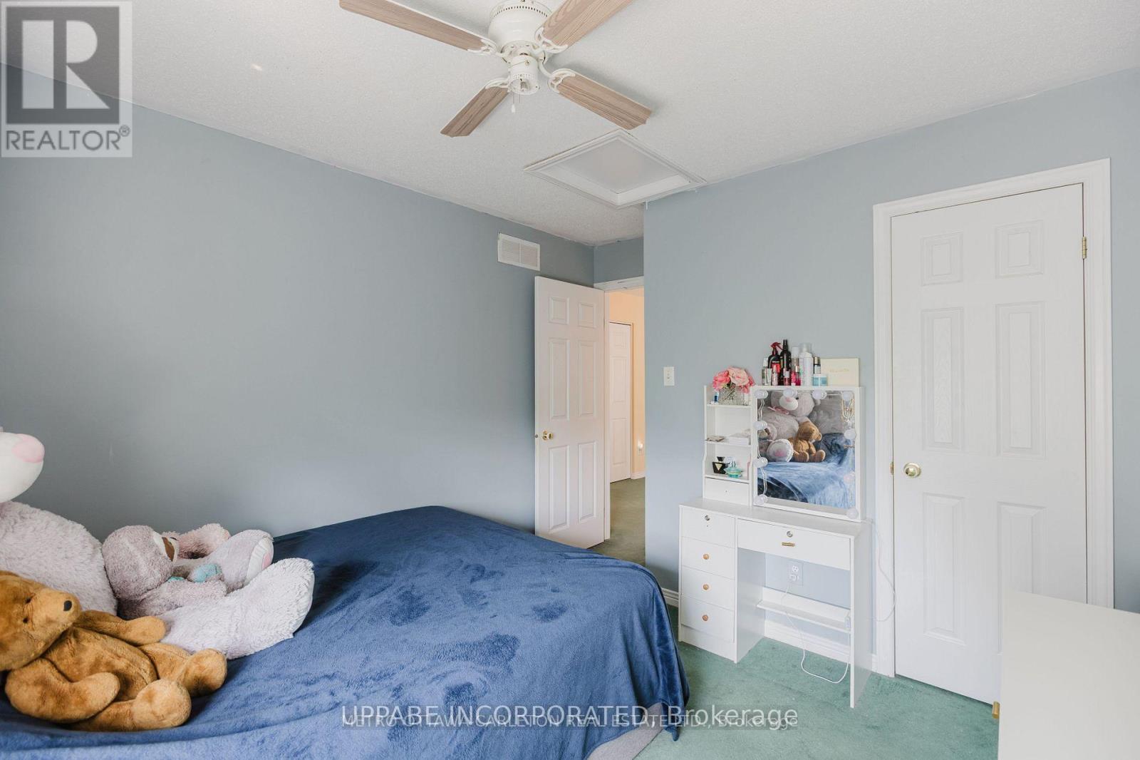 Photo 17 of 28 Armagh Way, Ottawa ON